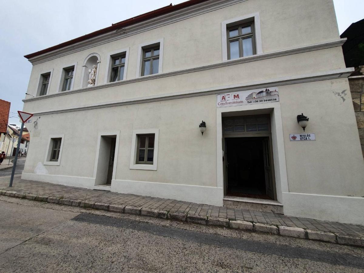 A-M Condominium Veszprém Exterior foto
